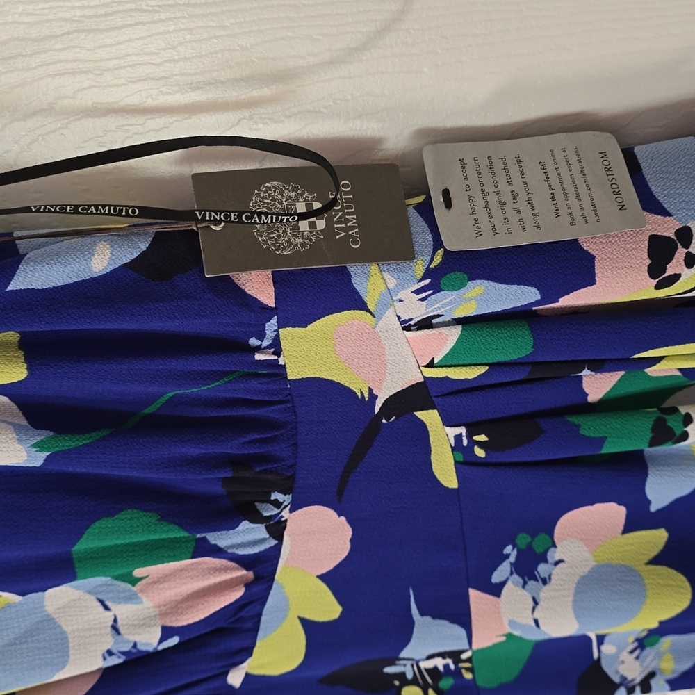 New Vince Camuto Pebble Crepe V-Neck Blouson Pleat dress Size 4 - Picture 5 of 8